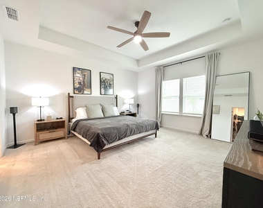 9797 Giada Drive - Photo Thumbnail 16