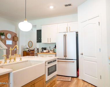 271 Jarama Circle - Photo Thumbnail 8