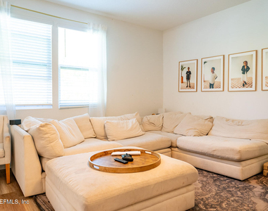 271 Jarama Circle - Photo Thumbnail 10