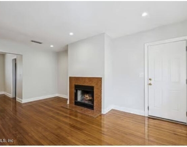 2159 Riverside Avenue - Photo Thumbnail 6