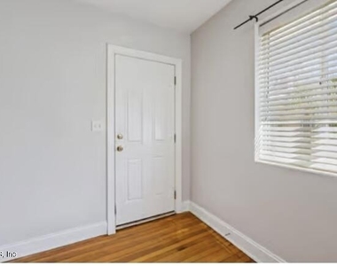 2159 Riverside Avenue - Photo Thumbnail 5