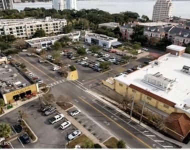 2159 Riverside Avenue - Photo Thumbnail 25