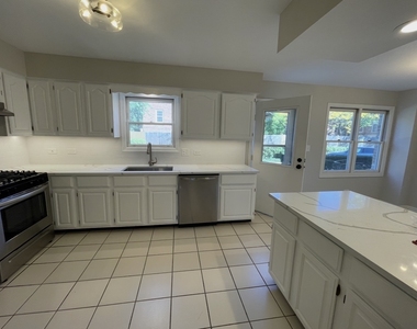1703 Winnetka Road - Photo Thumbnail 3