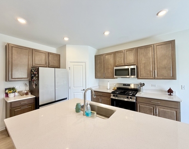 331 Red Oak Circle - Photo Thumbnail 10