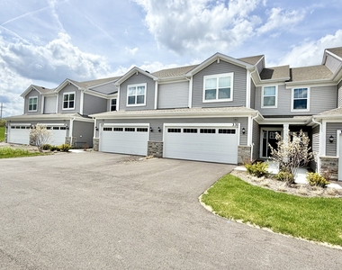 331 Red Oak Circle - Photo Thumbnail 3