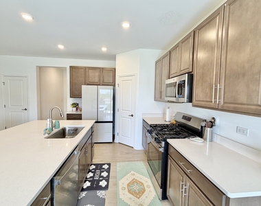 331 Red Oak Circle - Photo Thumbnail 12