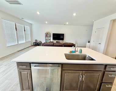 331 Red Oak Circle - Photo Thumbnail 9
