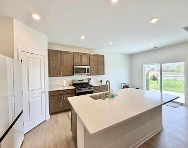 331 Red Oak Circle - Photo Thumbnail 14