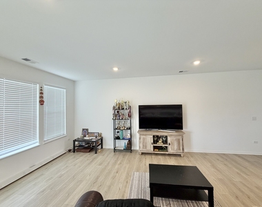 331 Red Oak Circle - Photo Thumbnail 15