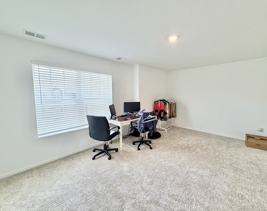 331 Red Oak Circle - Photo Thumbnail 25