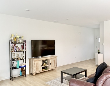 331 Red Oak Circle - Photo Thumbnail 32