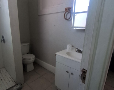 417 N Liberty Street - Photo Thumbnail 5