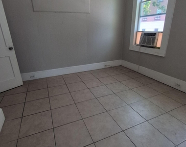 417 N Liberty Street - Photo Thumbnail 2