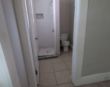 417 N Liberty Street - Photo Thumbnail 4