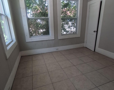 417 N Liberty Street - Photo Thumbnail 3