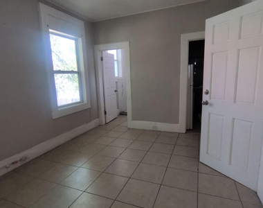 417 N Liberty Street - Photo Thumbnail 7