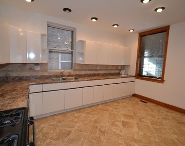 4118 N Ashland Avenue - Photo Thumbnail 2