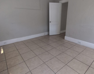 417 Liberty Street - Photo Thumbnail 3
