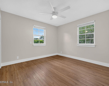 2247 Riverside Avenue - Photo Thumbnail 8