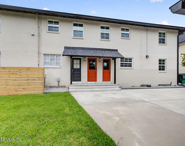 2247 Riverside Avenue - Photo Thumbnail 20