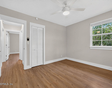 2247 Riverside Avenue - Photo Thumbnail 14