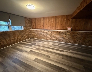 157 Plainview Drive - Photo Thumbnail 14