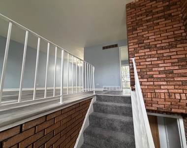 157 Plainview Drive - Photo Thumbnail 2