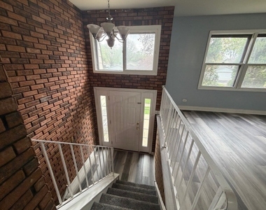 157 Plainview Drive - Photo Thumbnail 1