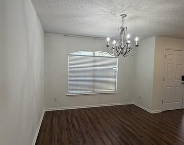 12045 Sands Pointe Court - Photo Thumbnail 9