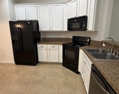 12045 Sands Pointe Court - Photo Thumbnail 11