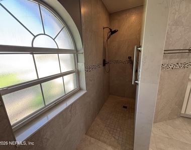 20 Clarendon Court N - Photo Thumbnail 21