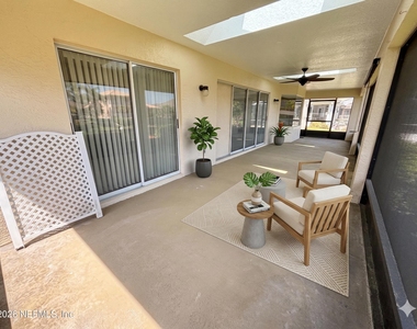 20 Clarendon Court N - Photo Thumbnail 6