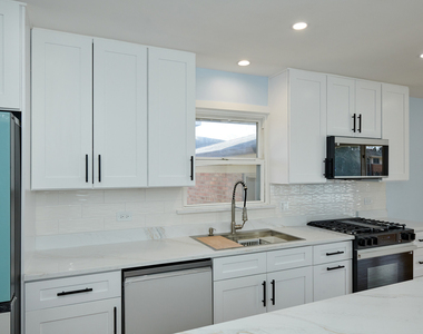 8544 W Roseview Drive - Photo Thumbnail 8