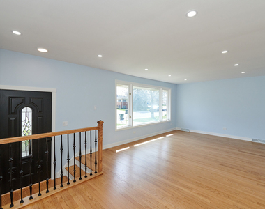 8544 W Roseview Drive - Photo Thumbnail 3