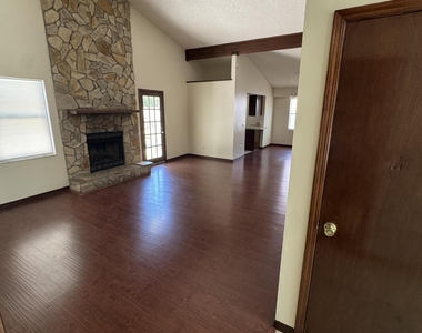 8321 Crosswind Road - Photo Thumbnail 7