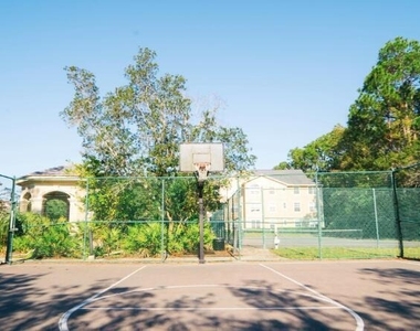 13810 Sutton Park Drive N - Photo Thumbnail 5