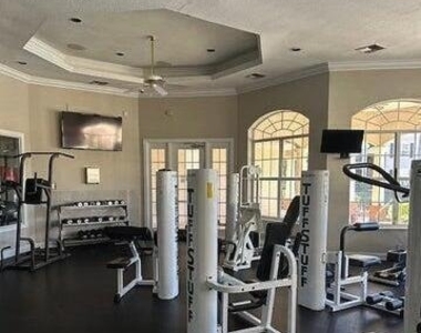 13810 Sutton Park Drive N - Photo Thumbnail 4