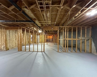 7080 Shady Oak Lane - Photo Thumbnail 17