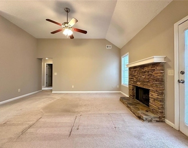7080 Shady Oak Lane - Photo Thumbnail 2