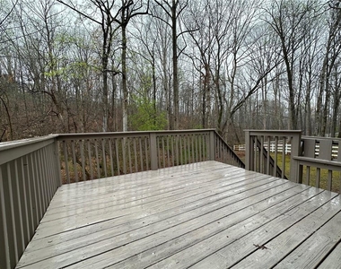 7080 Shady Oak Lane - Photo Thumbnail 9