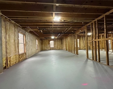 7080 Shady Oak Lane - Photo Thumbnail 16