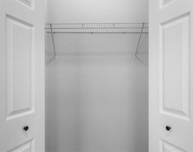 5399 Northland Drive Ne - Photo Thumbnail 8