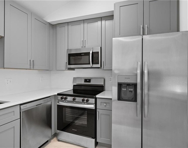 567 Winton Terrace Ne - Photo Thumbnail 6