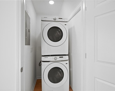 567 Winton Terrace Ne - Photo Thumbnail 11