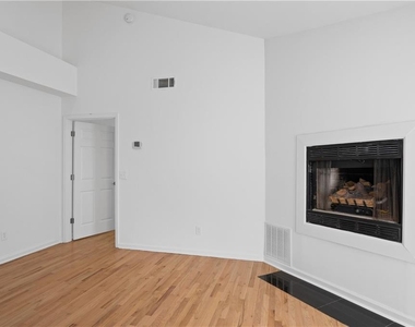 567 Winton Terrace Ne - Photo Thumbnail 5