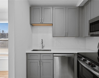 567 Winton Terrace Ne - Photo Thumbnail 7