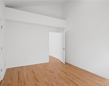 567 Winton Terrace Ne - Photo Thumbnail 9