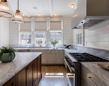 81 Delmont Drive - Photo Thumbnail 11
