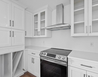 1744 Woodcliff Place Ne - Photo Thumbnail 12