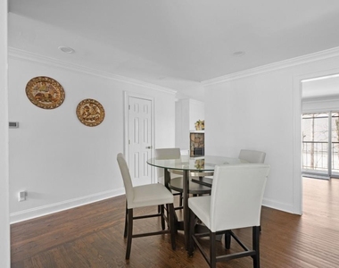 1744 Woodcliff Place Ne - Photo Thumbnail 8